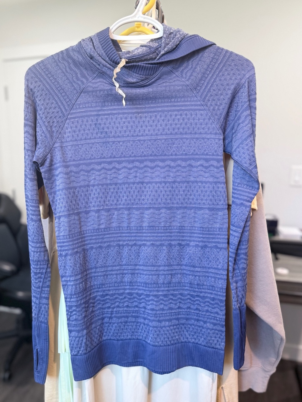 Lululemon Lightweight Longsleeve Geometric Hooded Pullover Size 6